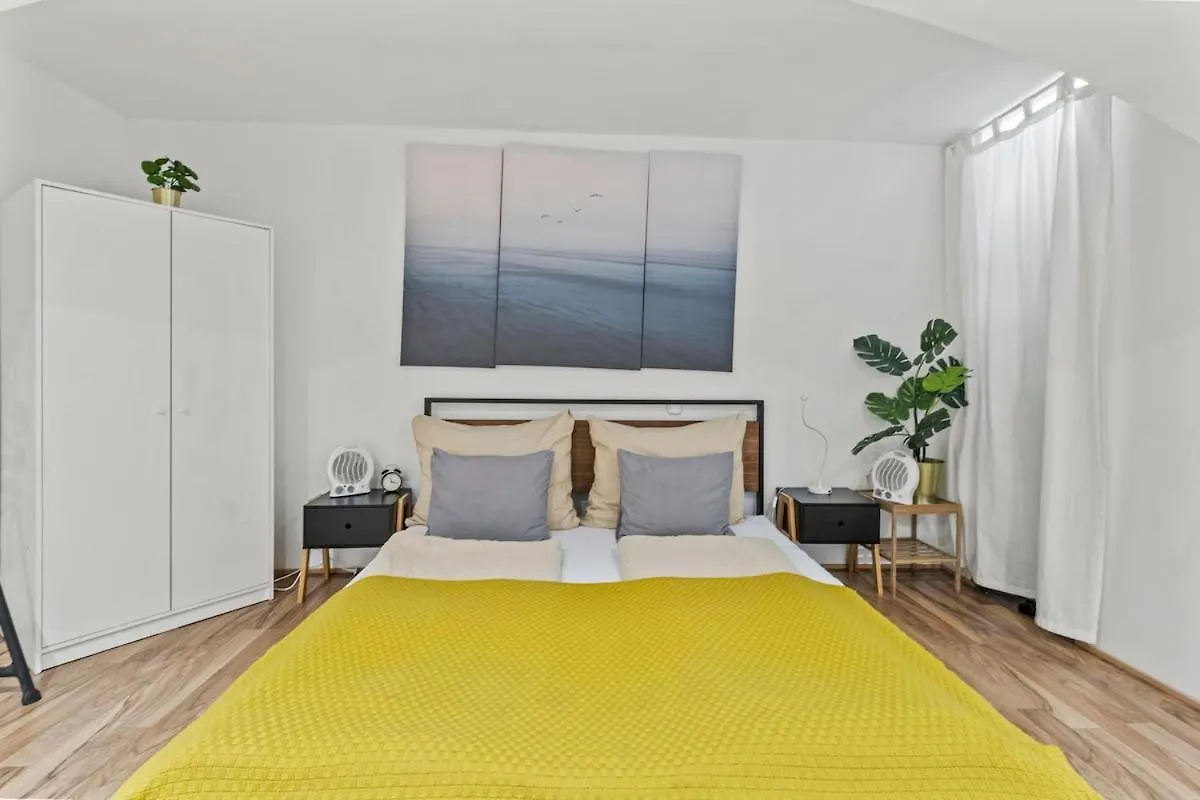 6 Minutes To S-Bahn I Souterrain Loft I Wifi Apartment Vienna Austria