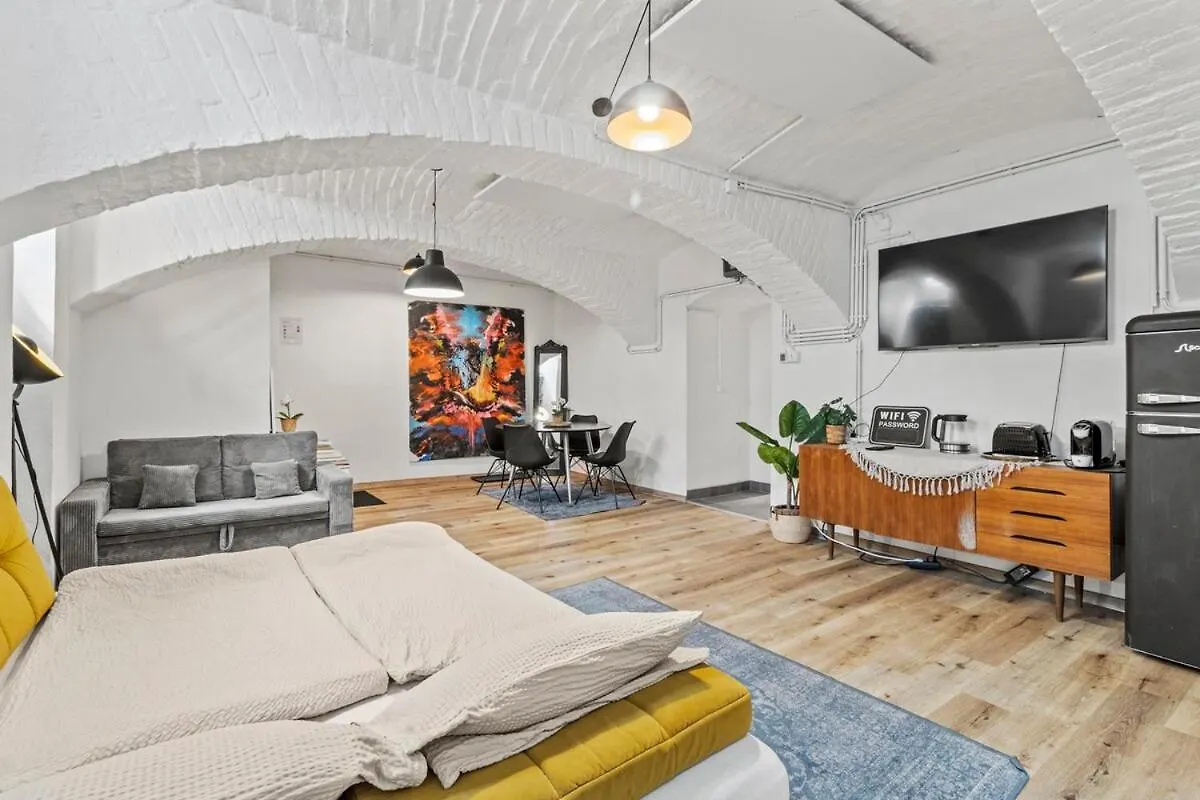 6 Minutes To S-Bahn I Souterrain Loft I Wifi Apartment Vienna