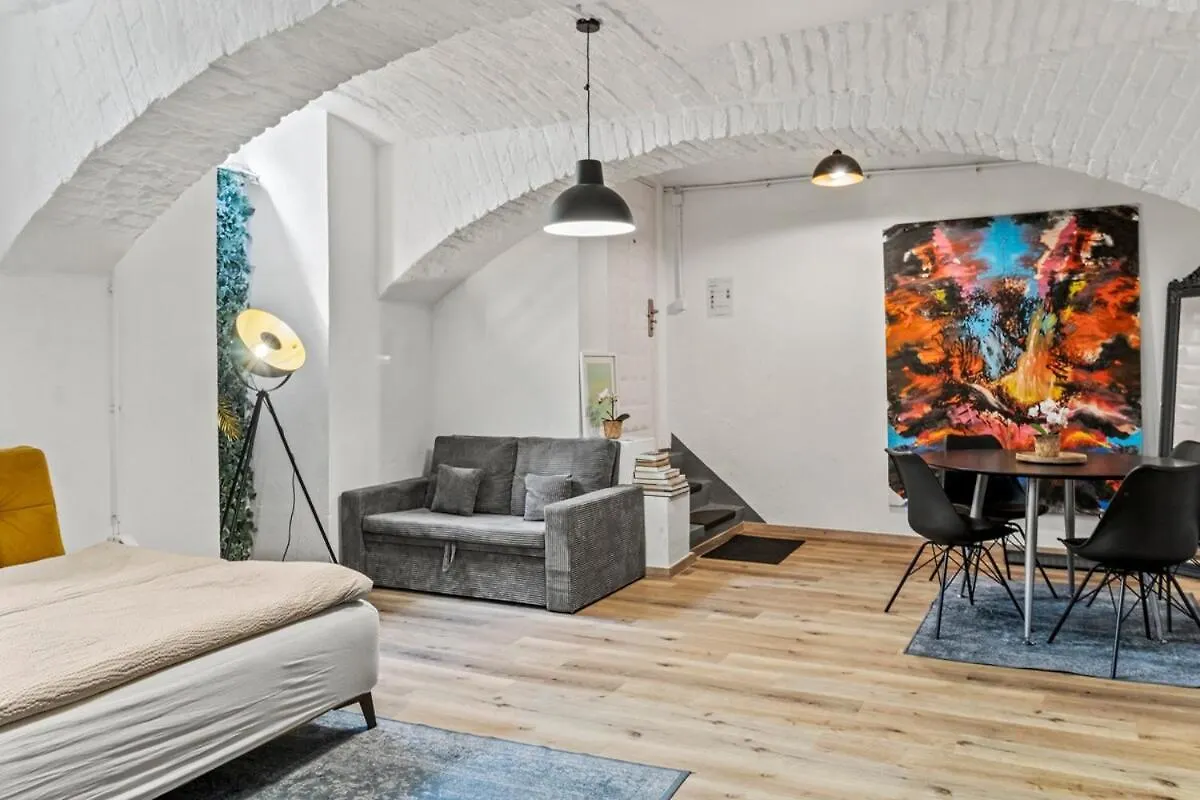 6 Minutes To S-Bahn I Souterrain Loft I Wifi Apartment Vienna